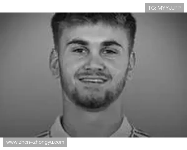 阿森纳青训球员李可深切哀悼比利维加不幸离世